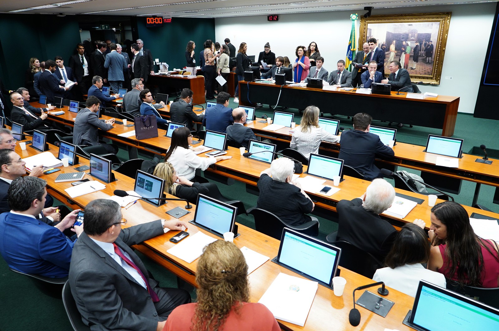 Previdência: comissão aprova mudança que reduz em R$ 83 bi previsão de economia em 10 anos